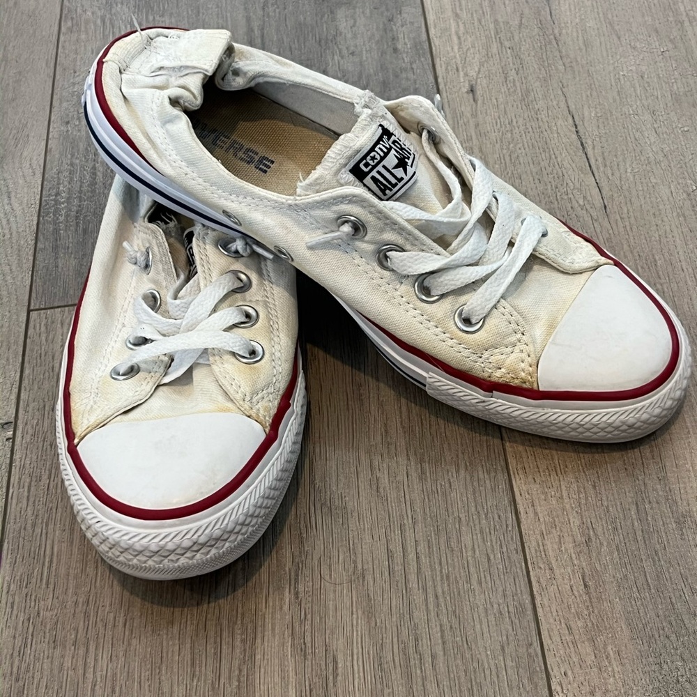 Beige converse women’s sneakers
